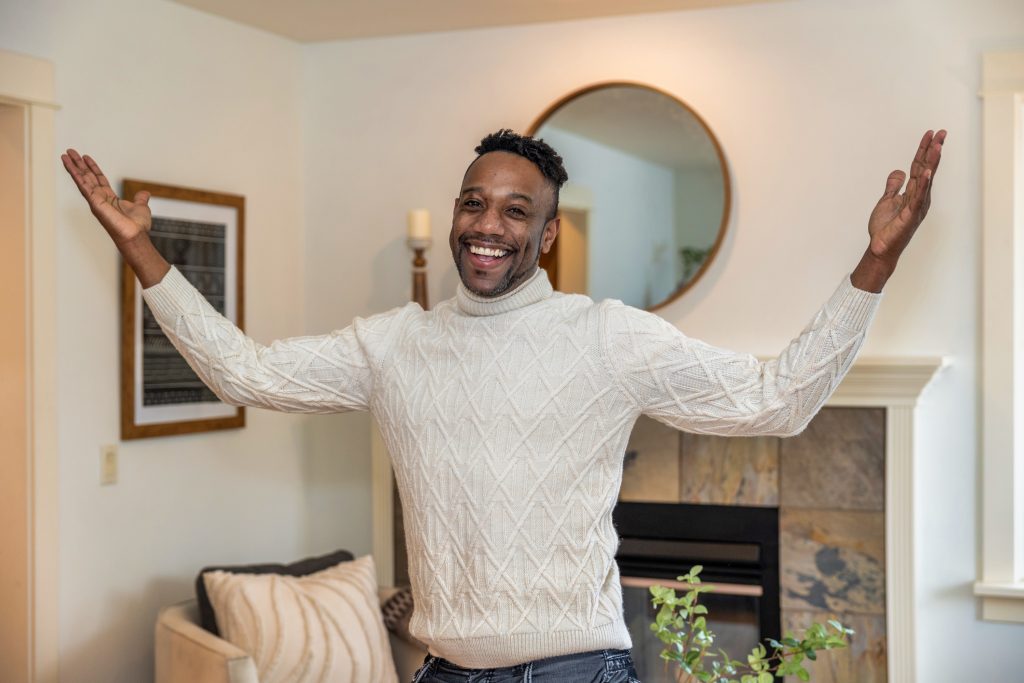 Photo of Rocky in a home with link to website